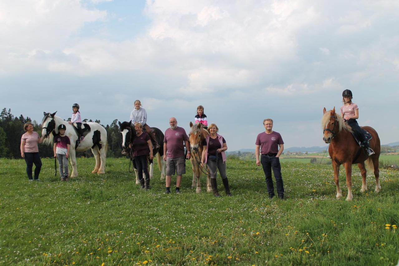 Apartmán Desl'S Little Farm Waldburg Exteriér fotografie
